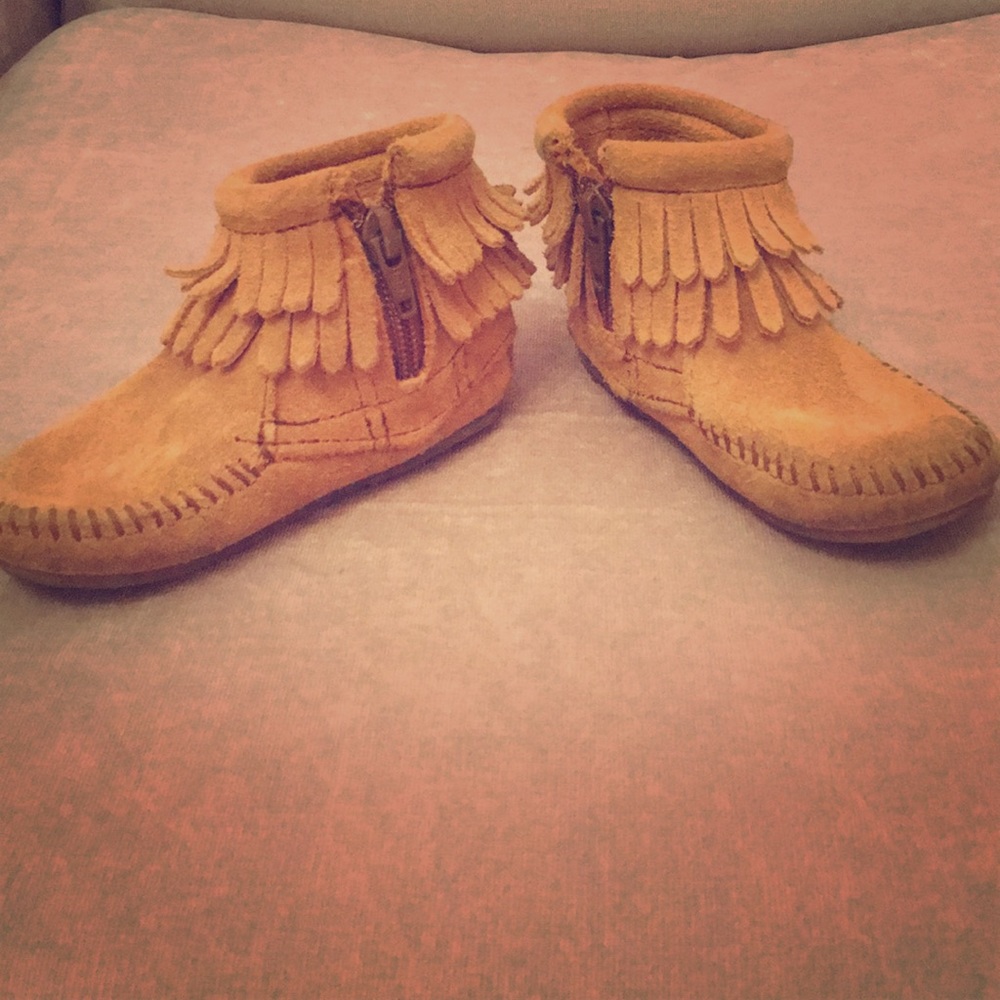 Minnetonka fringe boots